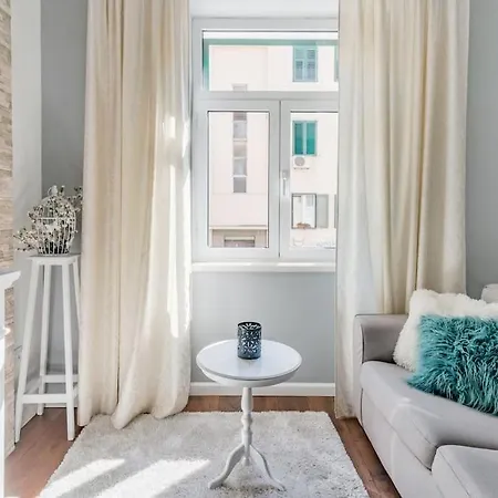 Bluestar Close To The Bacvice *