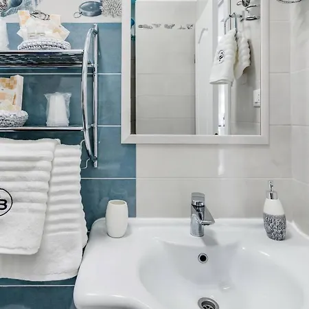 Bluestar Close To The Bacvice * スプリト